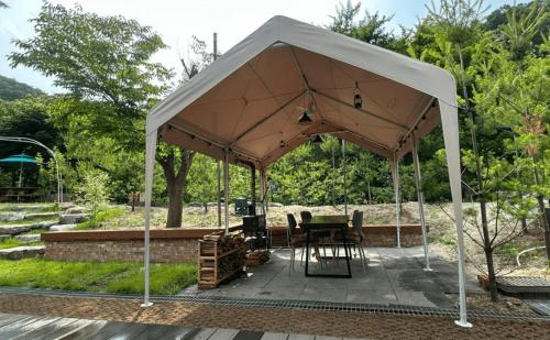 강촌 1225펜션 (Gangchon 1225 Pension)