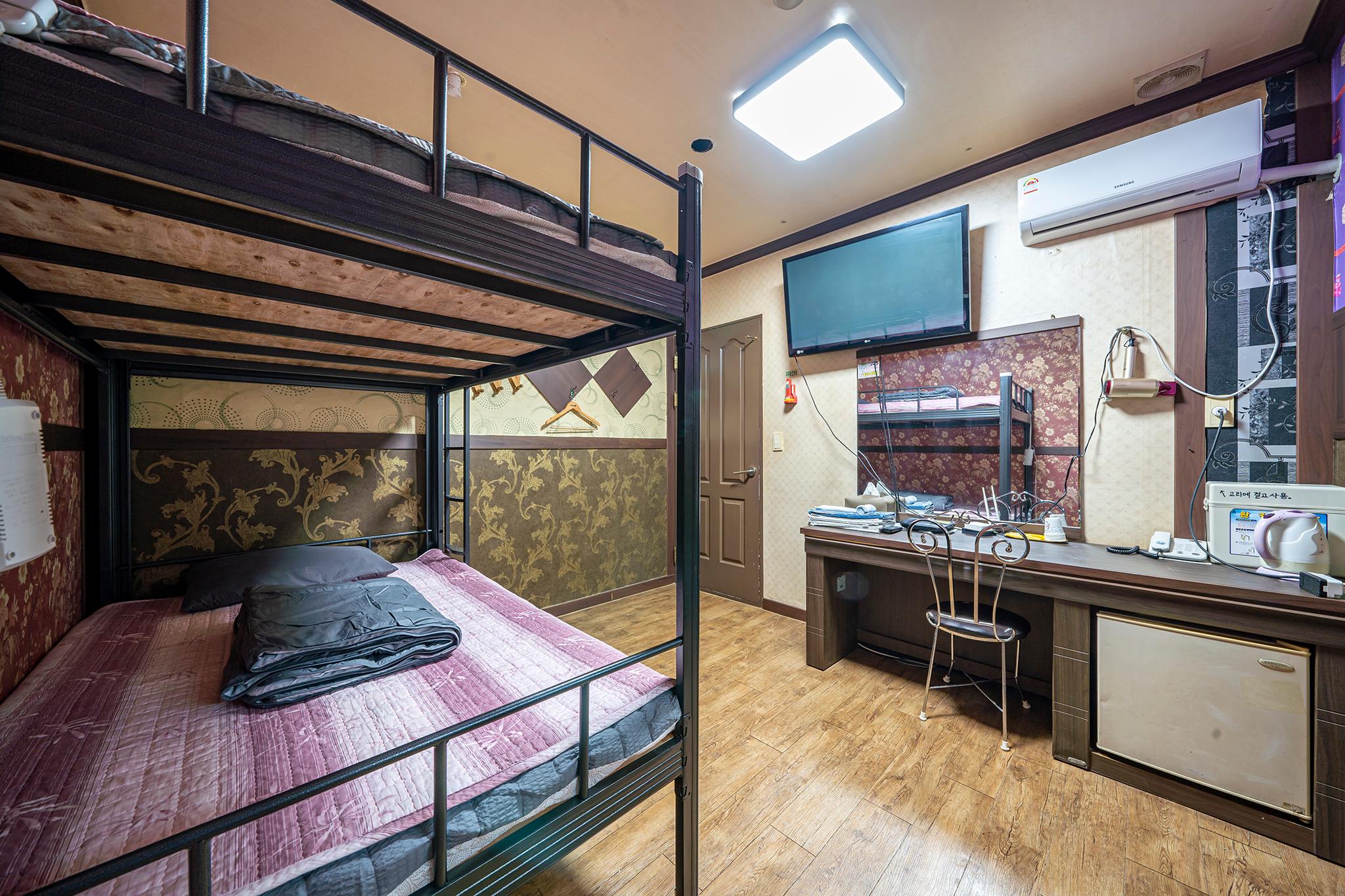 괴산 낙원모텔 (Goesan Nagwon Motel)