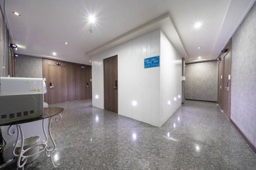 갤러리아 호텔 (Galleria Hotel)