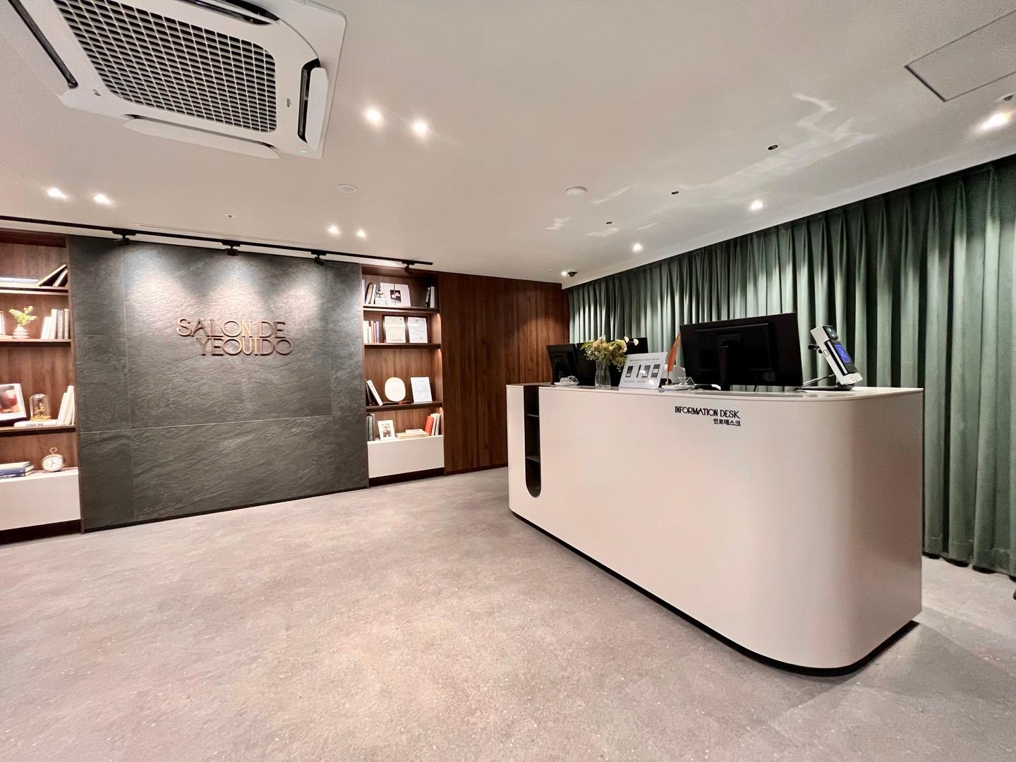 더 코노셔 레지던스 호텔 (THE CONNOISSEUR Residence Hotel)