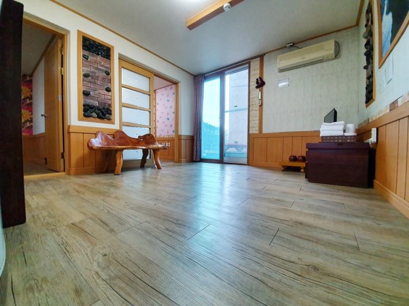 울산 솔내음가득히펜션 (Ulsan Solnaeum Full Pension)