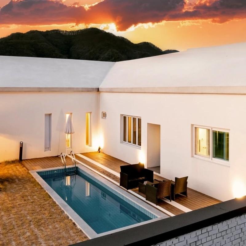 완주 라크로체펜션 (Wanju La Croce Pension)