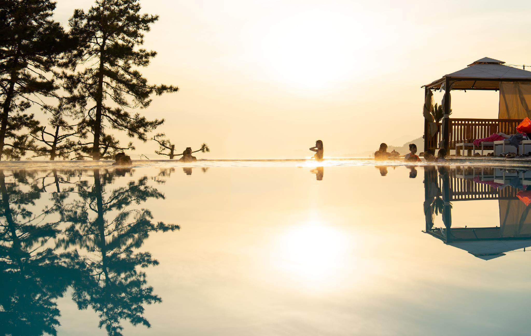 라 테라스 클럽 호텔 앤 빌라 (La Terrace Club Hotel n Villa)