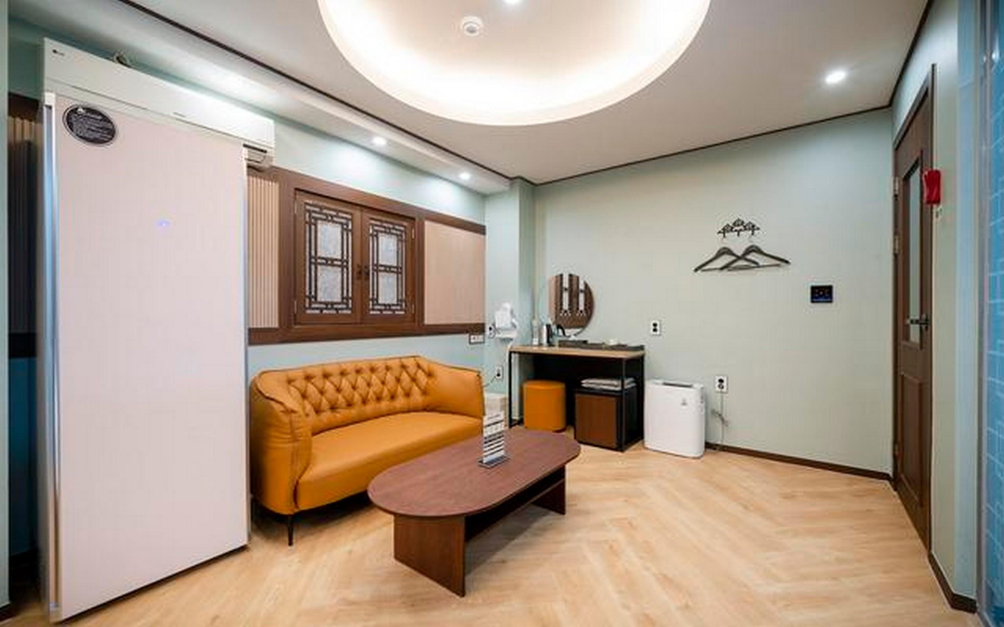 서산 허앤장 한옥호텔 호수공원점 (Seosan Heo & Jang Hanok Hotel Lake Park)