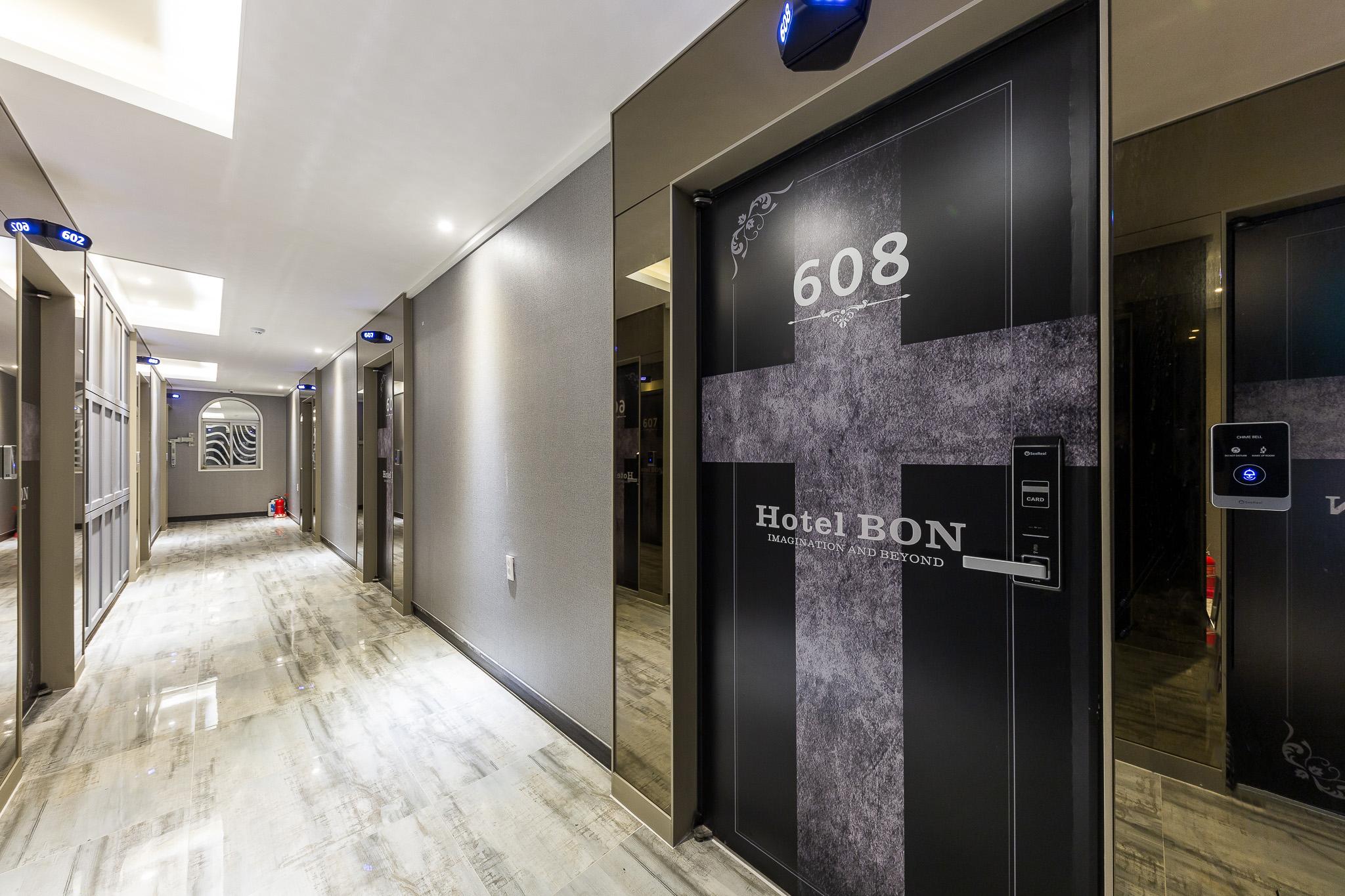 계룡 호텔 본 (Gyeryong Hotel Bon)