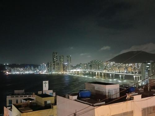 Busan Youngdo Short Term Rental White Fox Culture Village Gamseong Accommodation 3 rooms spacious ac