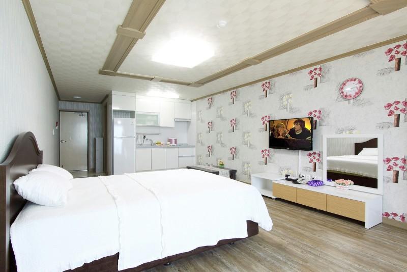 영덕 파인비치펜션 (Yeongdeok Pine Beach Pension)