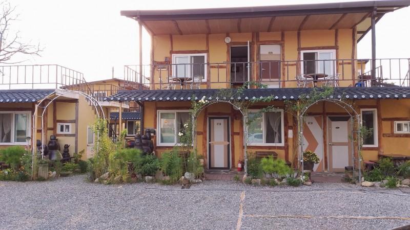 논산 호두나무펜션 (Nonsan Hodunamu Pension)