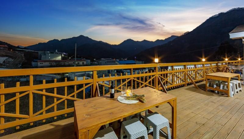 제천 충주빛나는월악펜션 (Jecheon Binnaneun Worak Pension)