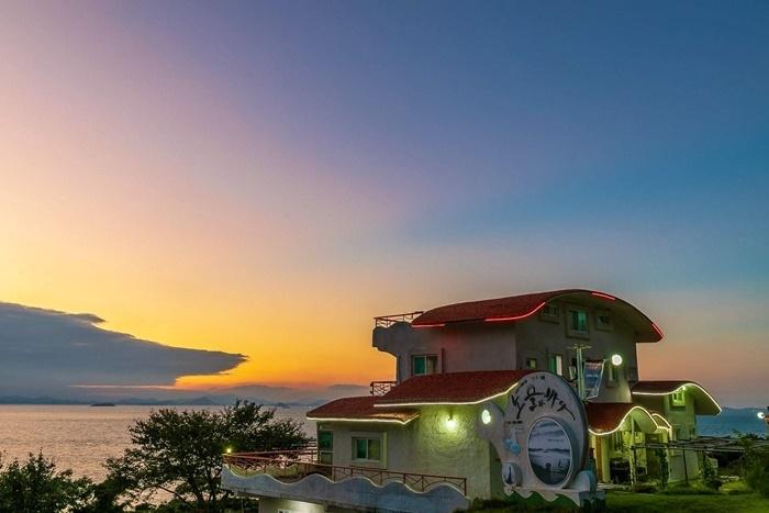 Sunset and Sea Pension