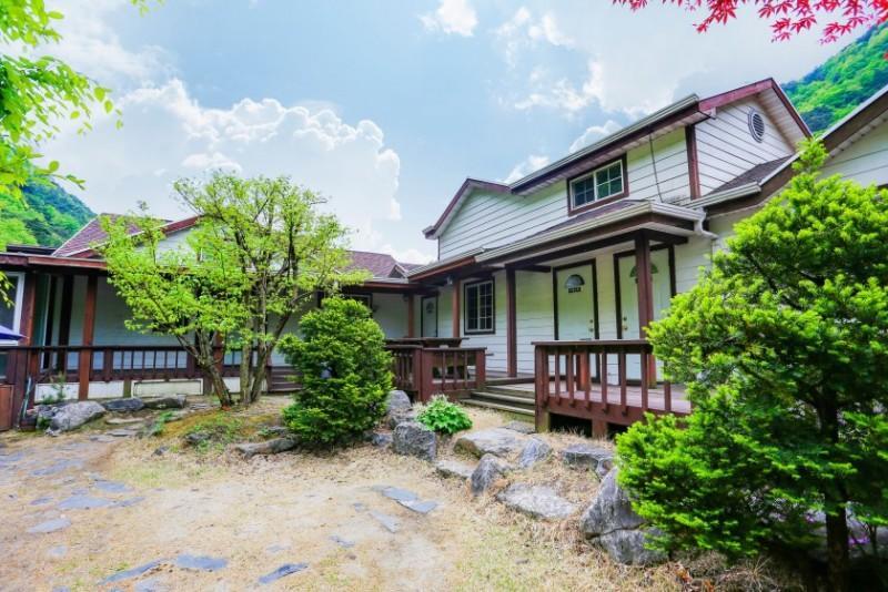 단양 어울림펜션 (Danyang Eowoolim Pension)