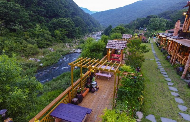 무주 흙집풍경펜션 (Muju Heukjip Punggyeong Pension)