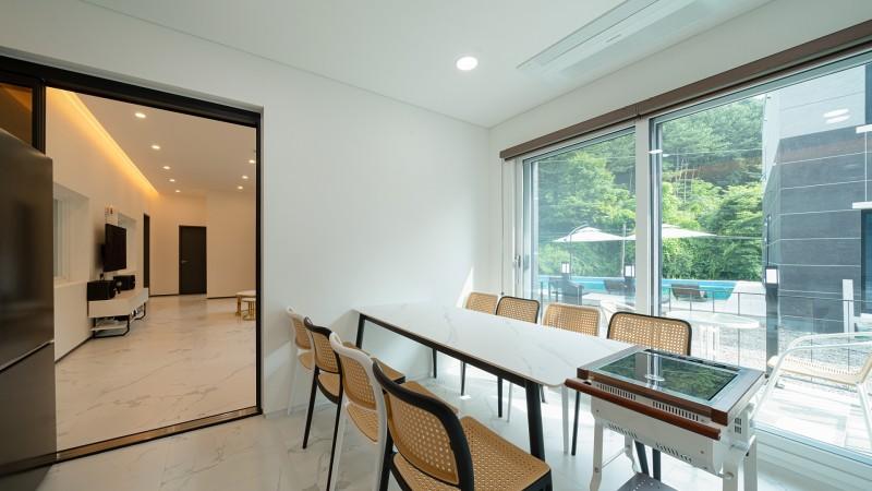 가평 아란풀빌라 (Gapyeong Aran Pool Villa)