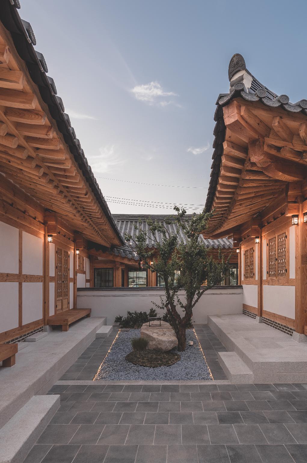 경주 첨성관 한옥스테이 (Gyeongju Cheomseonggwan Hanok Stay)
