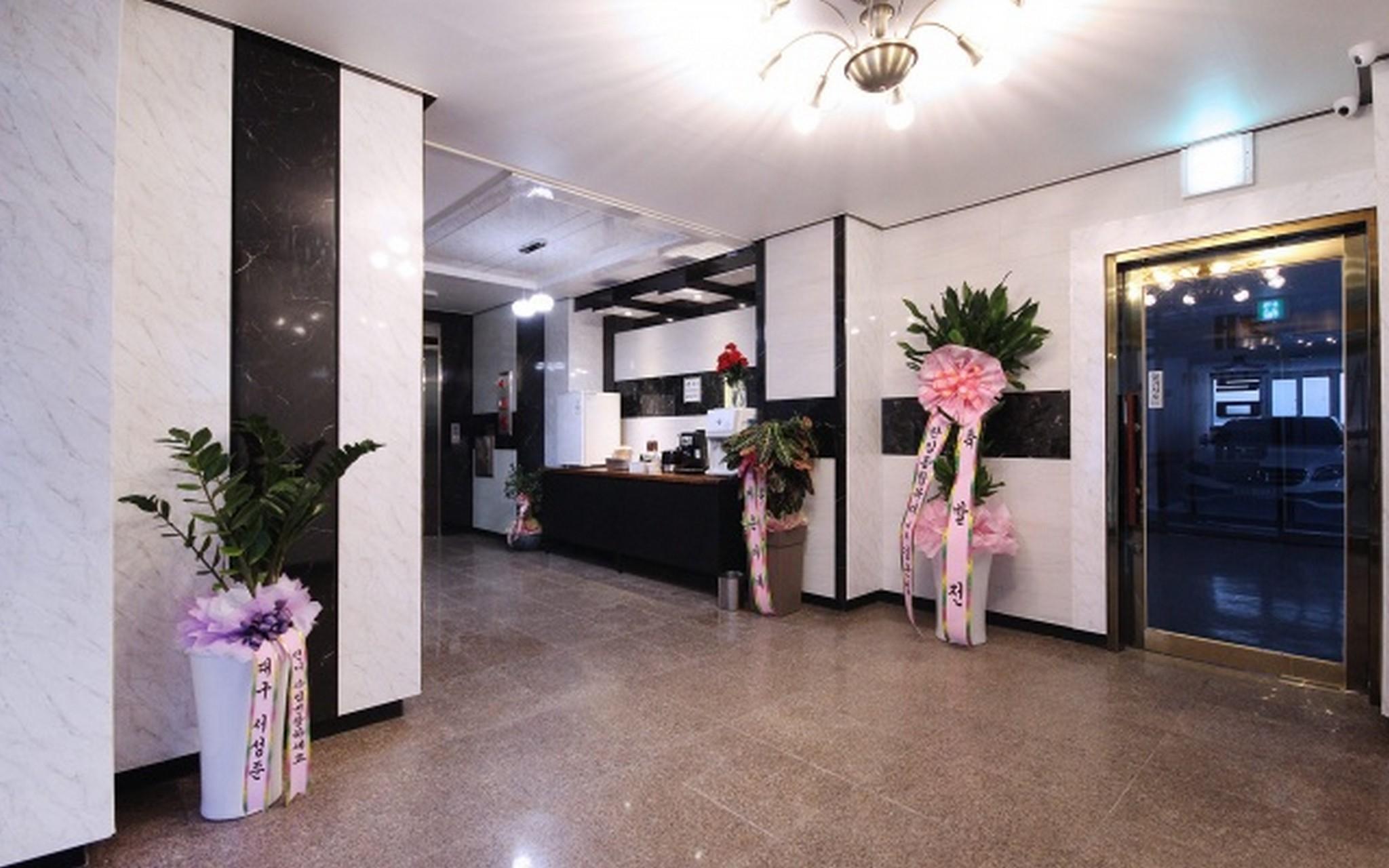 안동 캐슬 (Andong Castle)