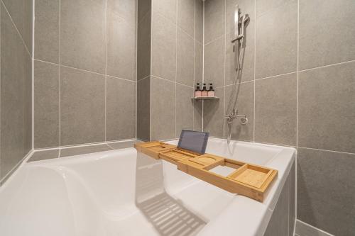 더휴식 아늑호텔 청주우암 1호점 (The Hyoosik Aank Hotel Cheongju Uam 1st Branch)