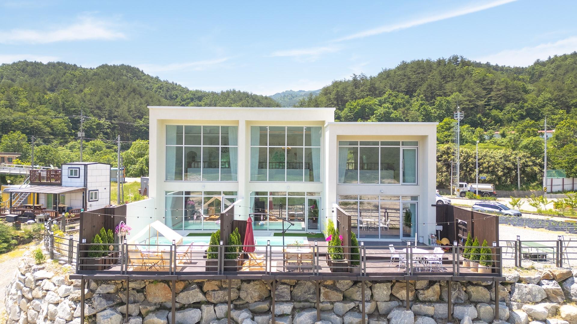 양양 라비앙로즈풀빌라 (Yangyang labianrosepoolvilla)