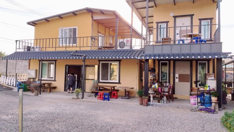 논산 호두나무펜션 (Nonsan Hodunamu Pension)