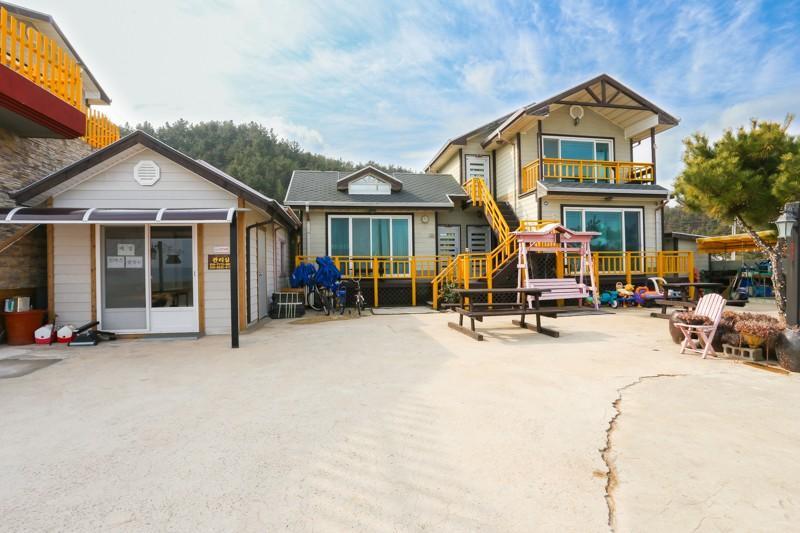 울진 백사장펜션 (Ulsan Baeksajang Pension)