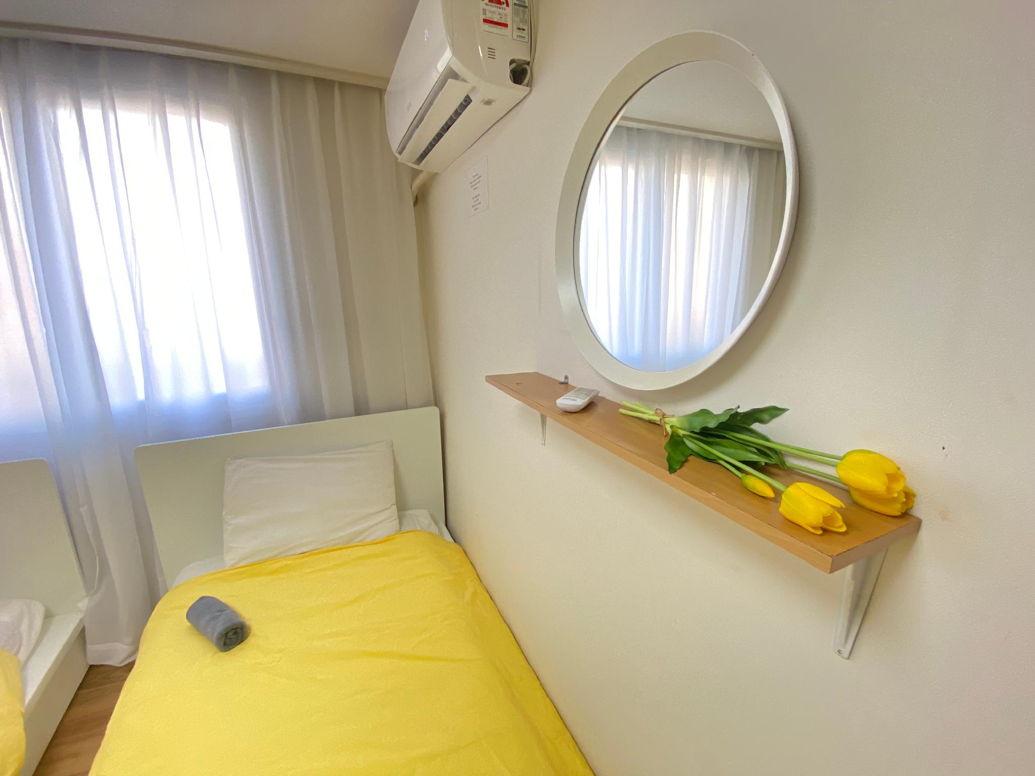 신촌의 아파트먼트 (100m², 침실 1개, 프라이빗 욕실 1개) (Female Privateroom/shared bathroom HongDae)