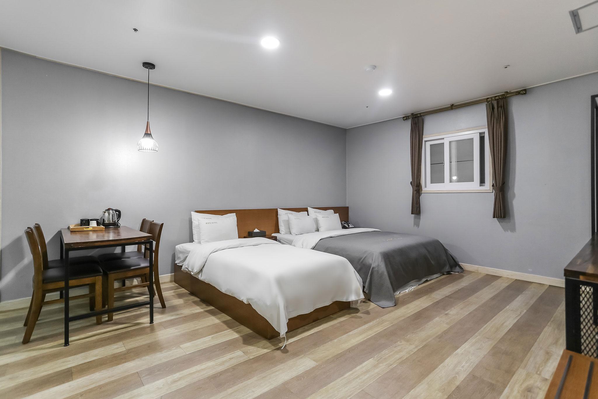 화양강 호텔 (Hwayanggang Hotel)