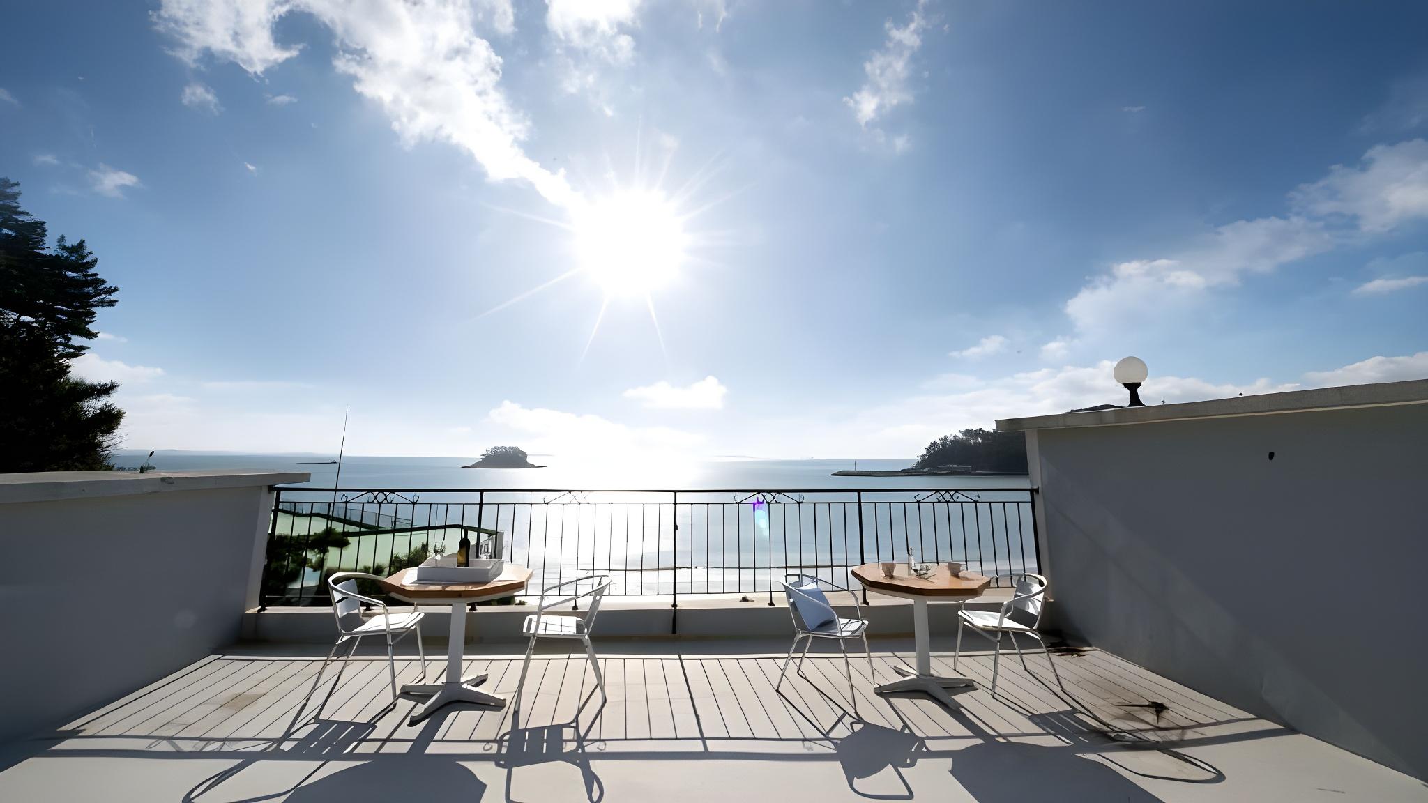 태안 마음속의집펜션 (Taean Heart Home Pension)