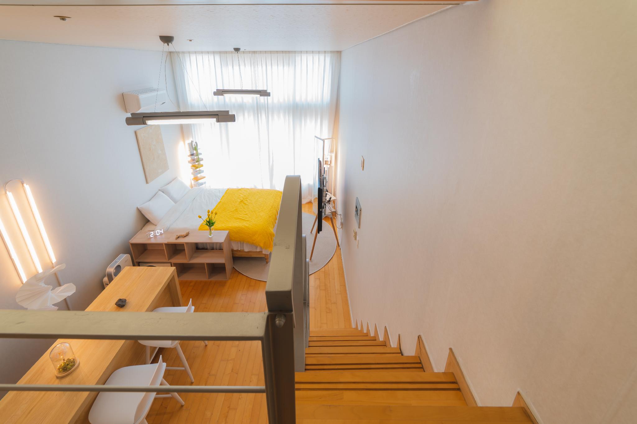 분당구의 아파트먼트 (37m², 침실 1개, 프라이빗 욕실 1개) (Jeongja 정자역 1분, 편안한 코지하우스/ 넷플릭스/디즈니플러스/아늑한 복층/카페거리)