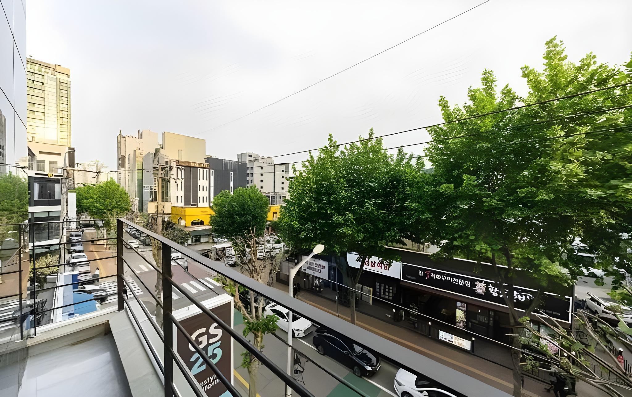 브라운도트 수원인계점 나혜석거리 (Brown Dot Suwon Ingye Branch Nahyeseok Street)