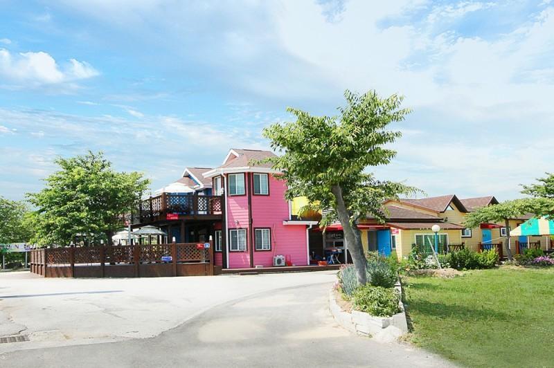 부안(변산반도) 코렐리아펜션 (Buan (Byeonsanbando) Corelia Pension)