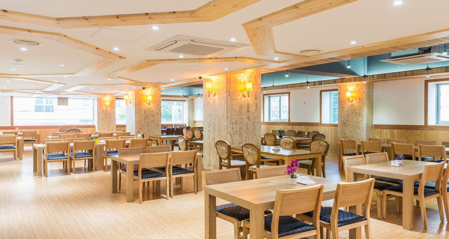 르본 수원 실크로드 호텔 (Reborn Suwon Silkroad Hotel)