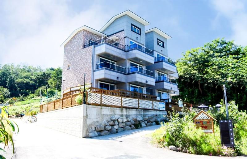 삼척 패밀리아펜션 (Samcheok Family Pension)