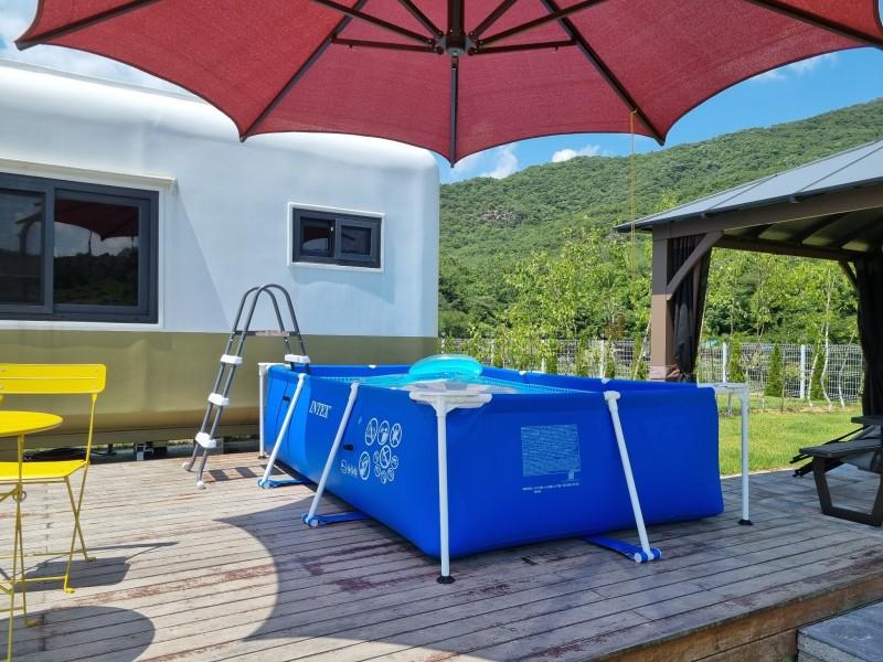 제천 청풍레이크카라반 (Jecheon Cheongpung Lake Caravan)