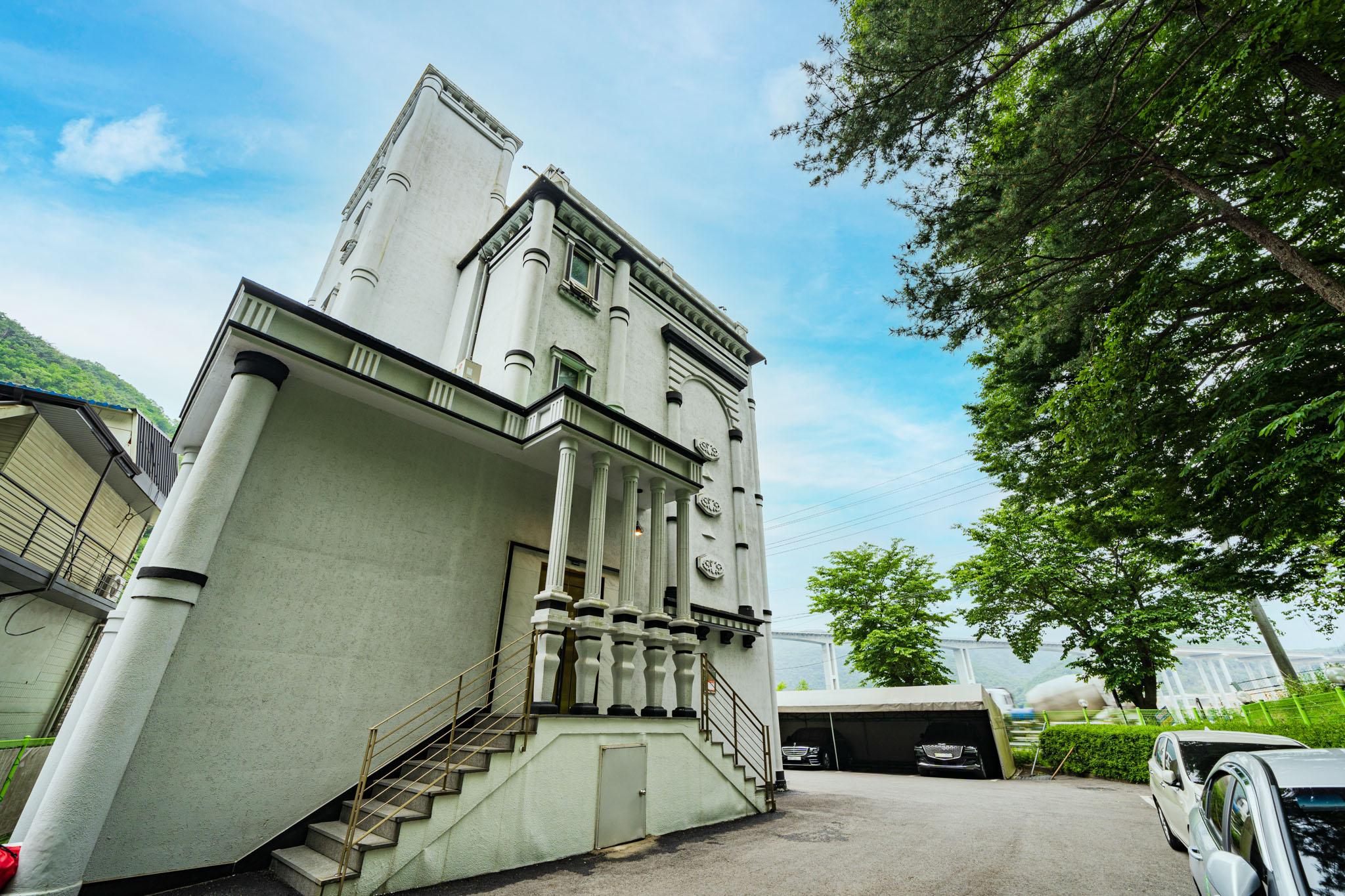 양평 꽃 피던 그해 달빛 (Yangpyeong Ggotpideon Geuhae Dalbit)