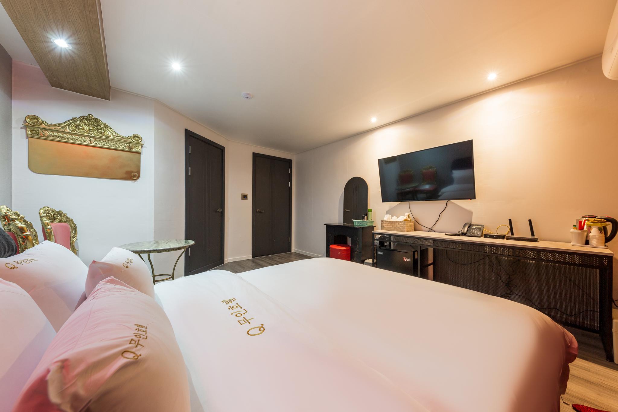 공주(동학사) Q 무인호텔 (Gongju Q Hotel)