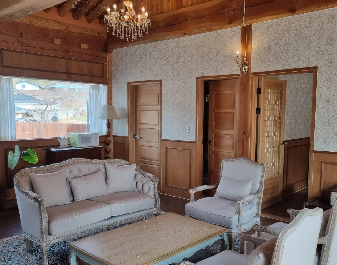 금마관 독채 한옥 (Iksan Geummagwan Private Hanok House)