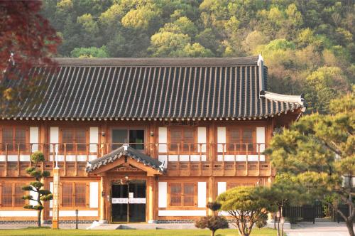 왕의지밀 한옥 호텔 (Wangyijimil Hanok Hotel)