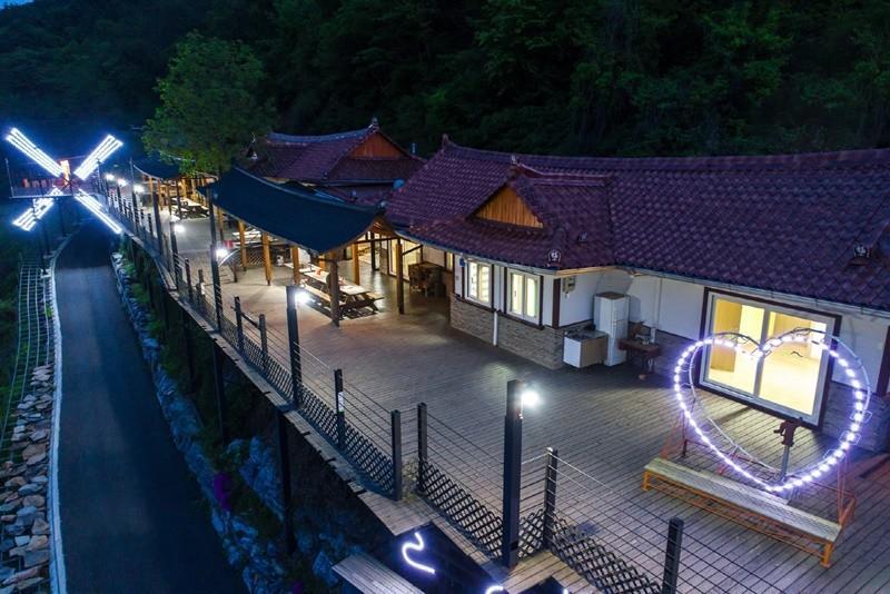 제천 월악산힐링펜션 (Jecheon Wolaksan Healing Pension)