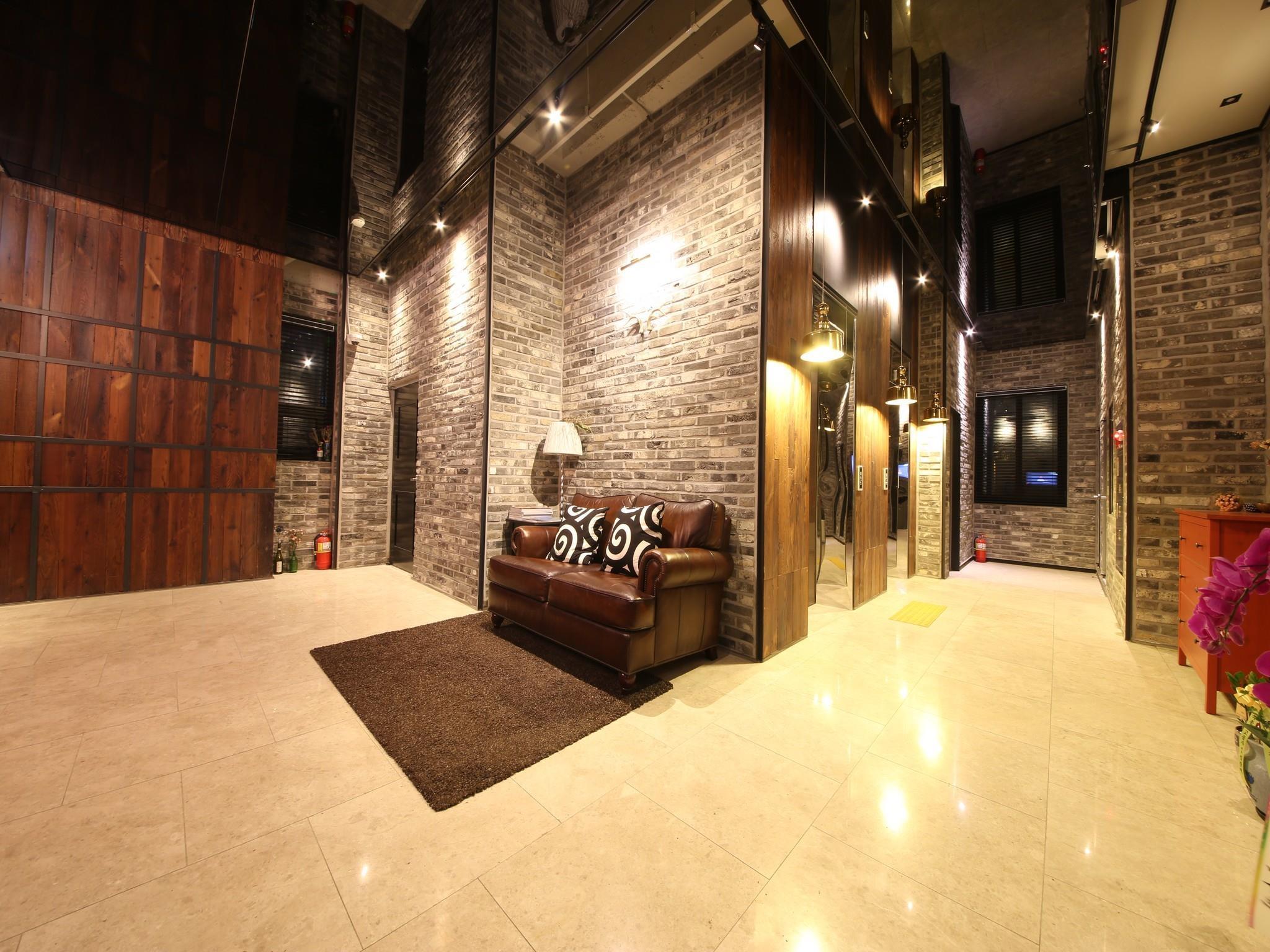 호텔 스테이53 (Hotel Stay 53)