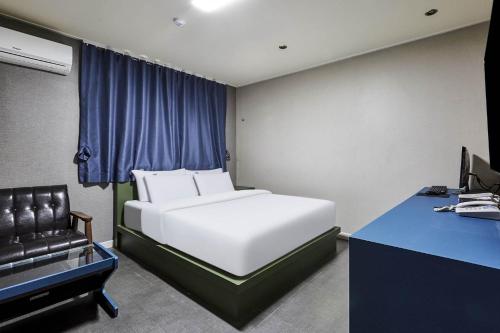갤러리아 호텔 (Galleria Hotel)