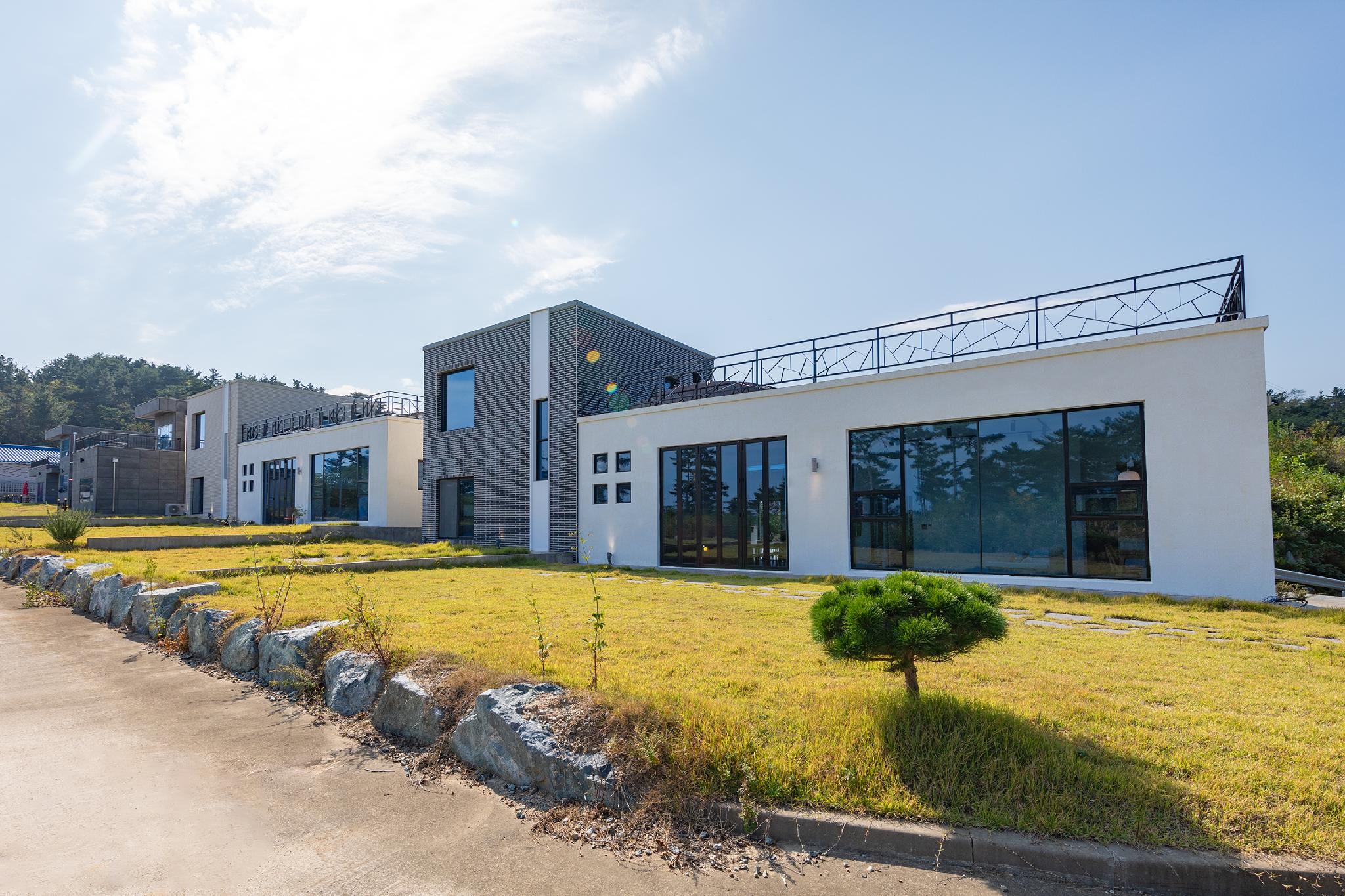 후포면의 프라이빗 하우스 (89m², 침실 2개, 프라이빗 욕실 2개) (Luxury poolvilla dayhouse)