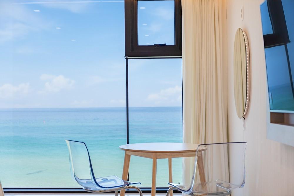 스테이올라 (Stayhola)