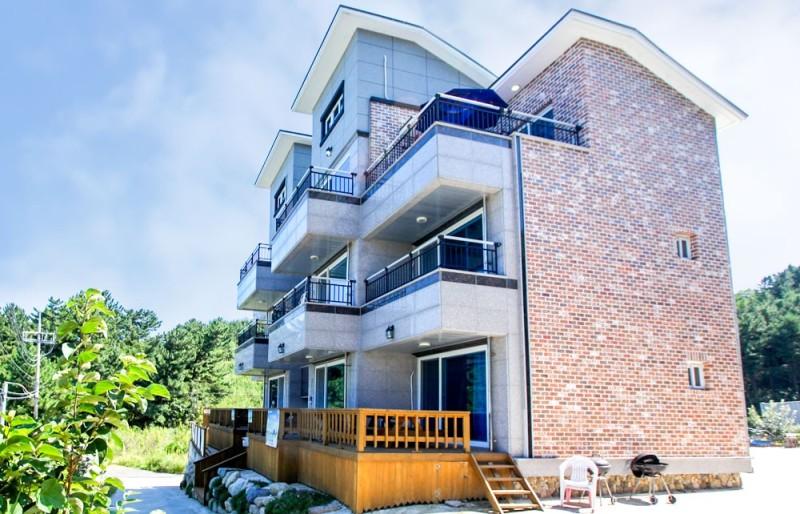 삼척 패밀리아펜션 (Samcheok Family Pension)