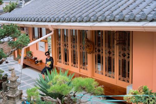 꽃밭 정원이 예쁜집 좋은 날 (Beautiful Garden Fine Day House)