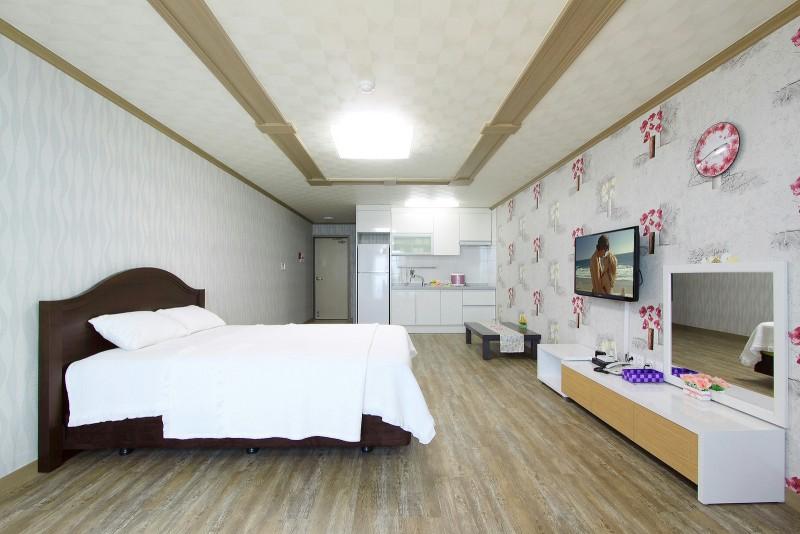 영덕 파인비치펜션 (Yeongdeok Pine Beach Pension)