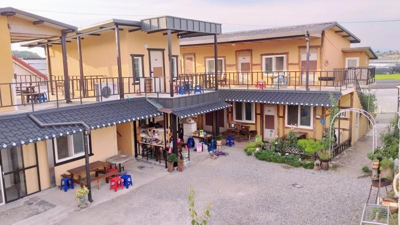 논산 호두나무펜션 (Nonsan Hodunamu Pension)