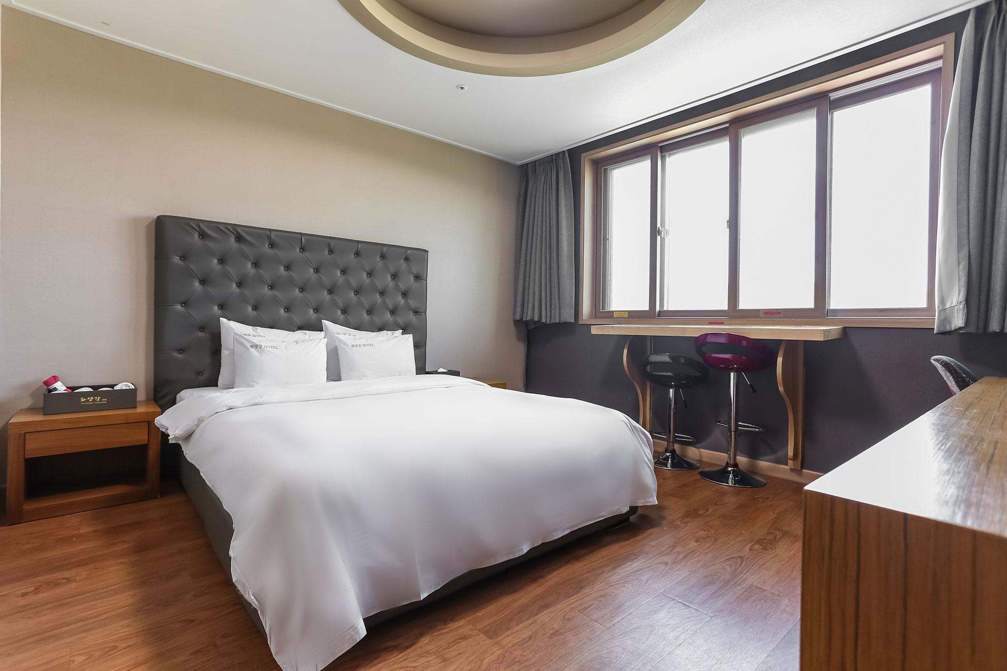 화양강 호텔 (Hwayanggang Hotel)