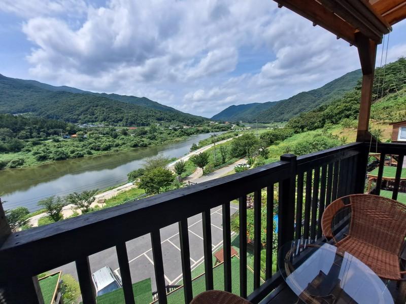곡성 강변스케치펜션 (Gokseong Riverside Sketch Pension)