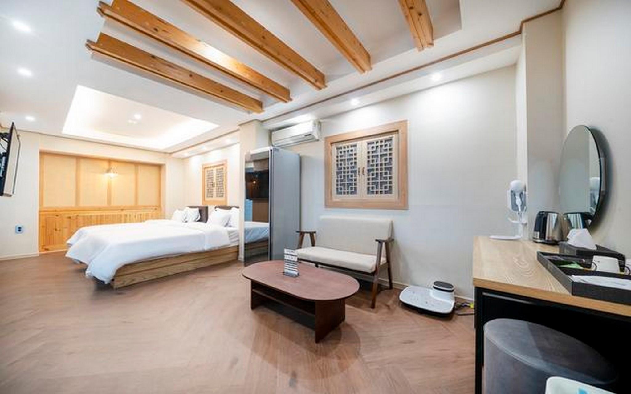 서산 허앤장 한옥호텔 호수공원점 (Seosan Heo & Jang Hanok Hotel Lake Park)