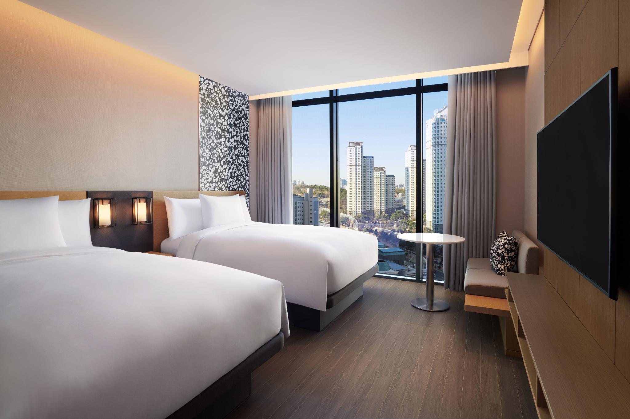 코트야드 수원 (Courtyard Suwon)