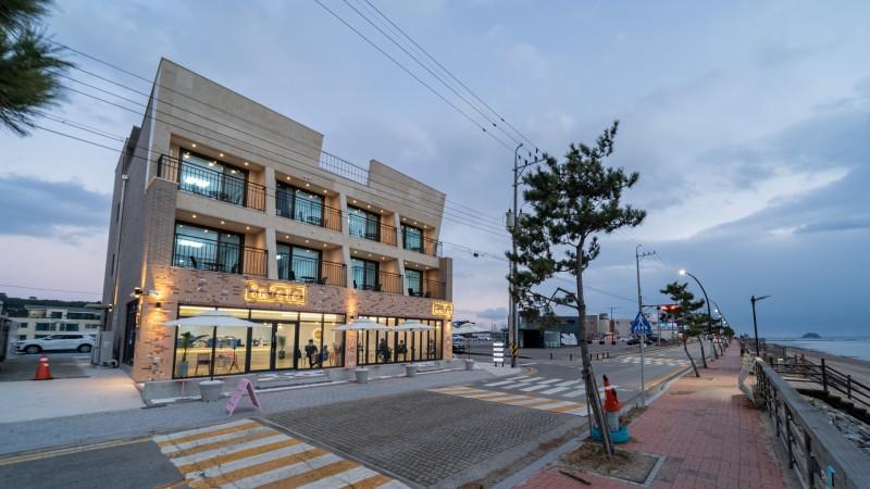 제부도 바닷길펜션 (Jebudo Beach Pension)